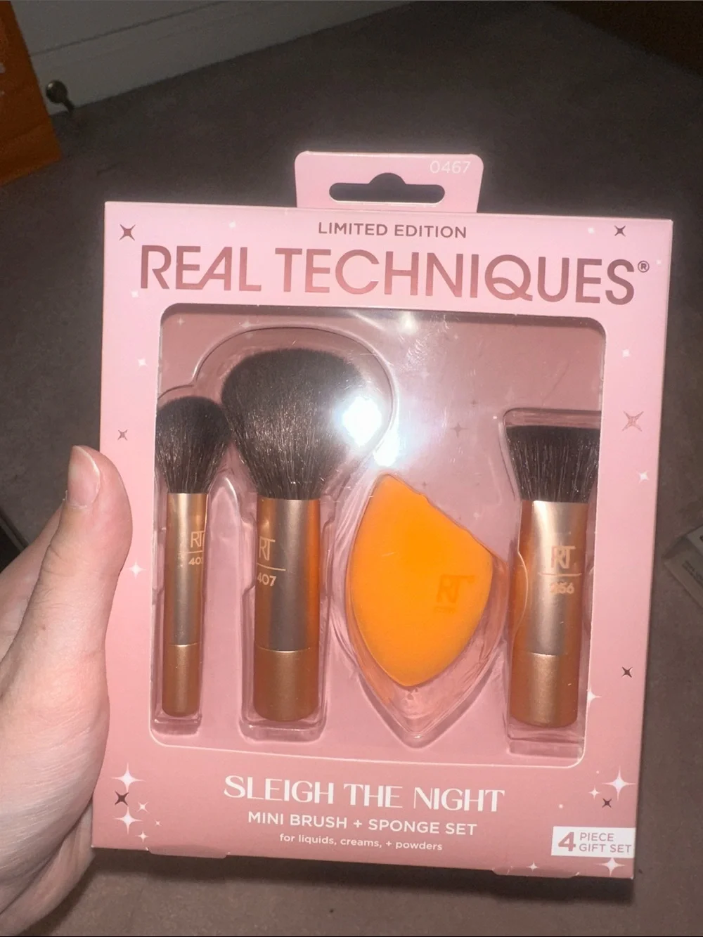 Real Techniques Sleigh The Night Mini Brush + Sponge 4 Piece Gift Set Travel Set